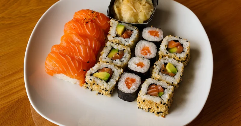 Rouler les makis : le geste expliqué pas à pas